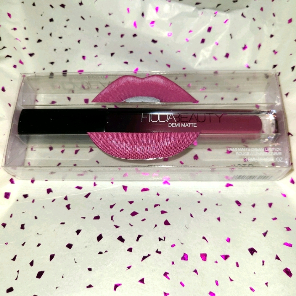 NEW HUDA BEAUTY Demigloss Cream Lipst